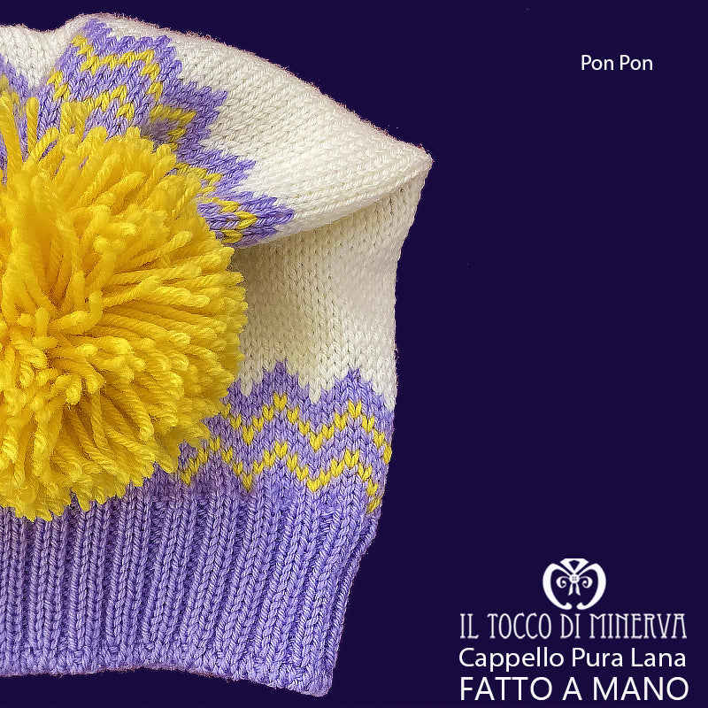 Cappello pura lana Pon Pon giallo glicine - Fatto a Mano - Il Tocco di Minerva