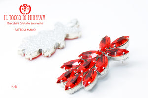 Orecchini in cristallo swarovski rosso Eris Realizzati a mano - Il Tocco di Minerva