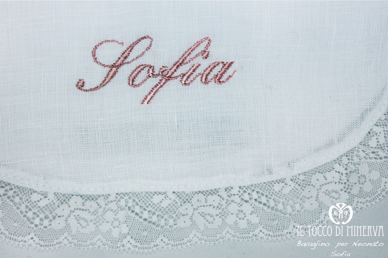 Bavetta neonata in lino personalizzabile Sofia - Realizzato a mano - Il Tocco di Minerva