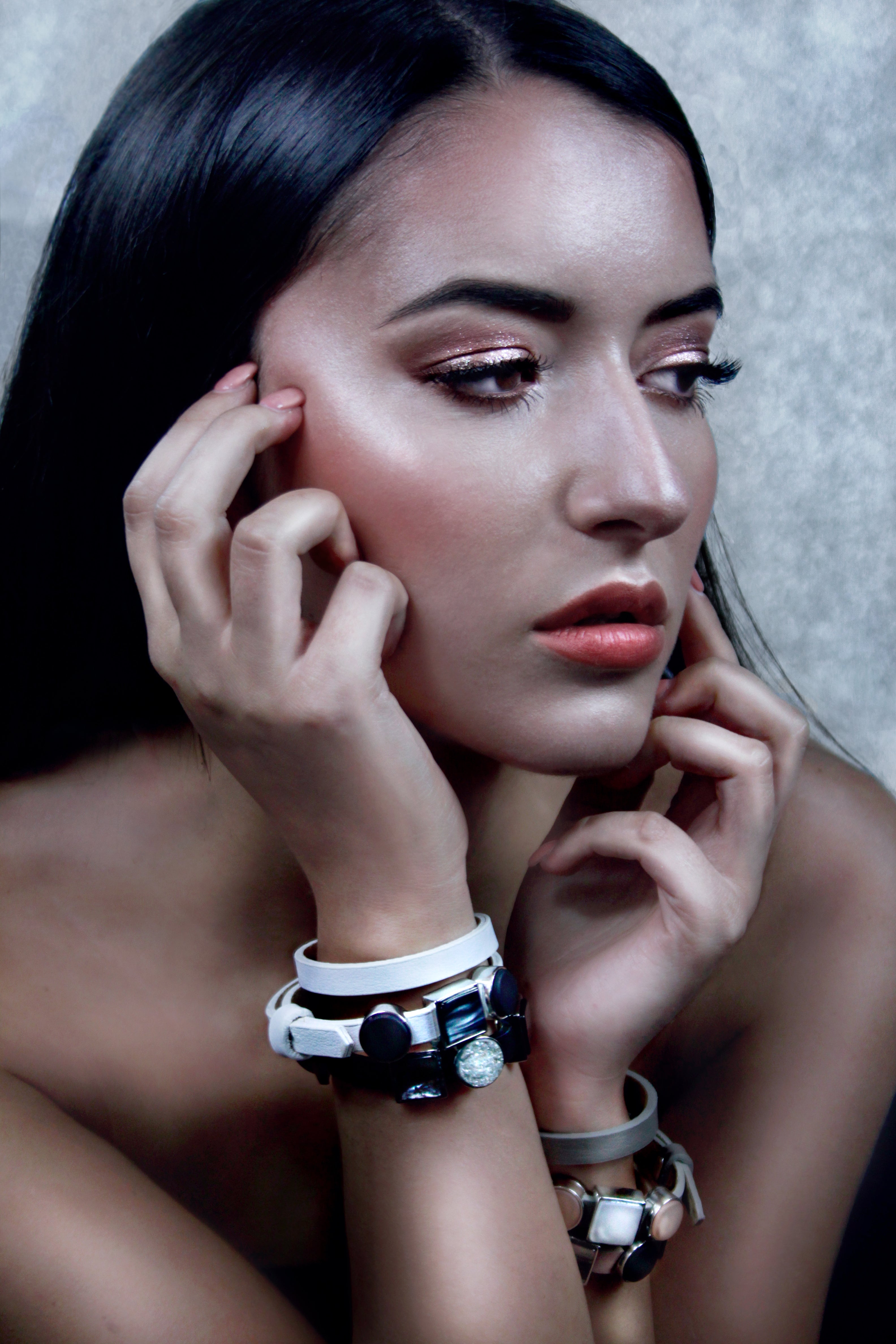 Bracciale unisex in pelle bianca con charms componibile Bergamo - Realizzato a mano – Handmade - Il Tocco di Minerva