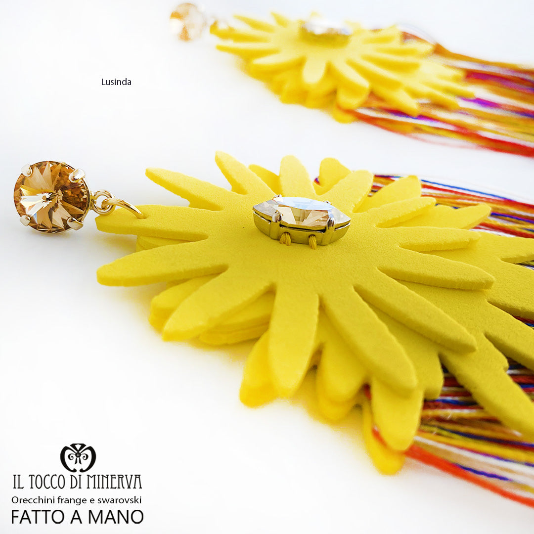 Orecchini frange multicolore e cristallo swarovski giallo Lusinda Realizzato a Mano - Il Tocco di Minerva