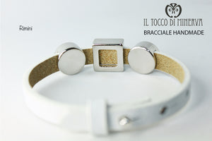 Bracciale unisex in pelle bianca con charms componibile Rimini Realizzato a mano Handmade - Il Tocco di Minerva