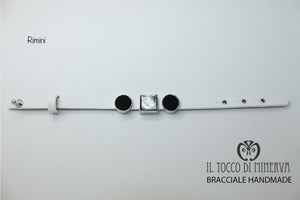 Bracciale unisex in pelle bianca con charms componibile Rimini Realizzato a mano Handmade - Il Tocco di Minerva