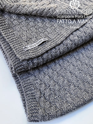 Sciarpa Unisex pura lana grigio Selene - Realizzato a Mano - Il Tocco di Minerva
