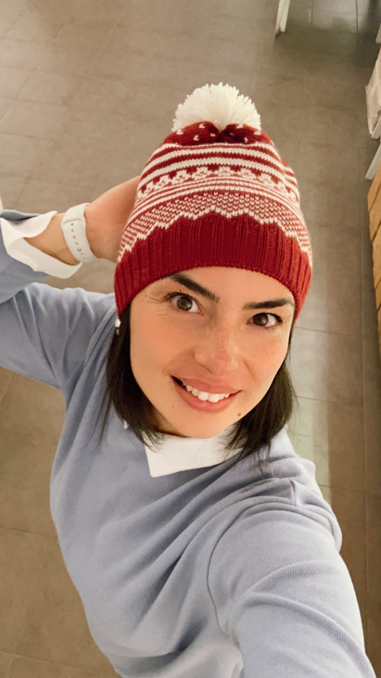 Cappello pura lana Pon Pon bianco bordeaux - Fatto a Mano - Il Tocco di Minerva