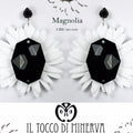 Orecchini bianco/nero forma di fiore Magnolia Realizzati a mano - Handmade - Il Tocco di Minerva