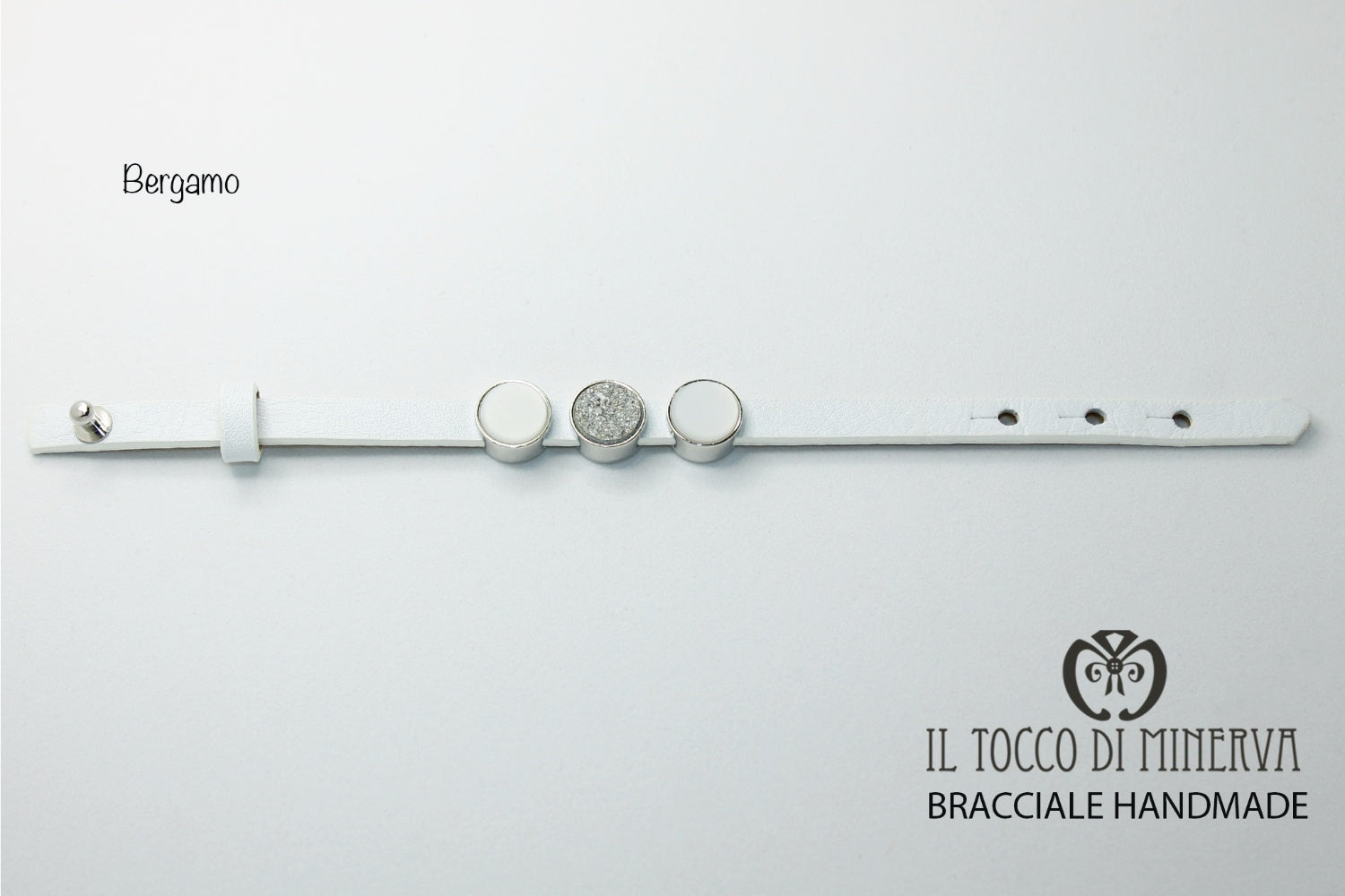 Bracciale unisex in pelle bianca con charms componibile Bergamo - Realizzato a mano – Handmade - Il Tocco di Minerva