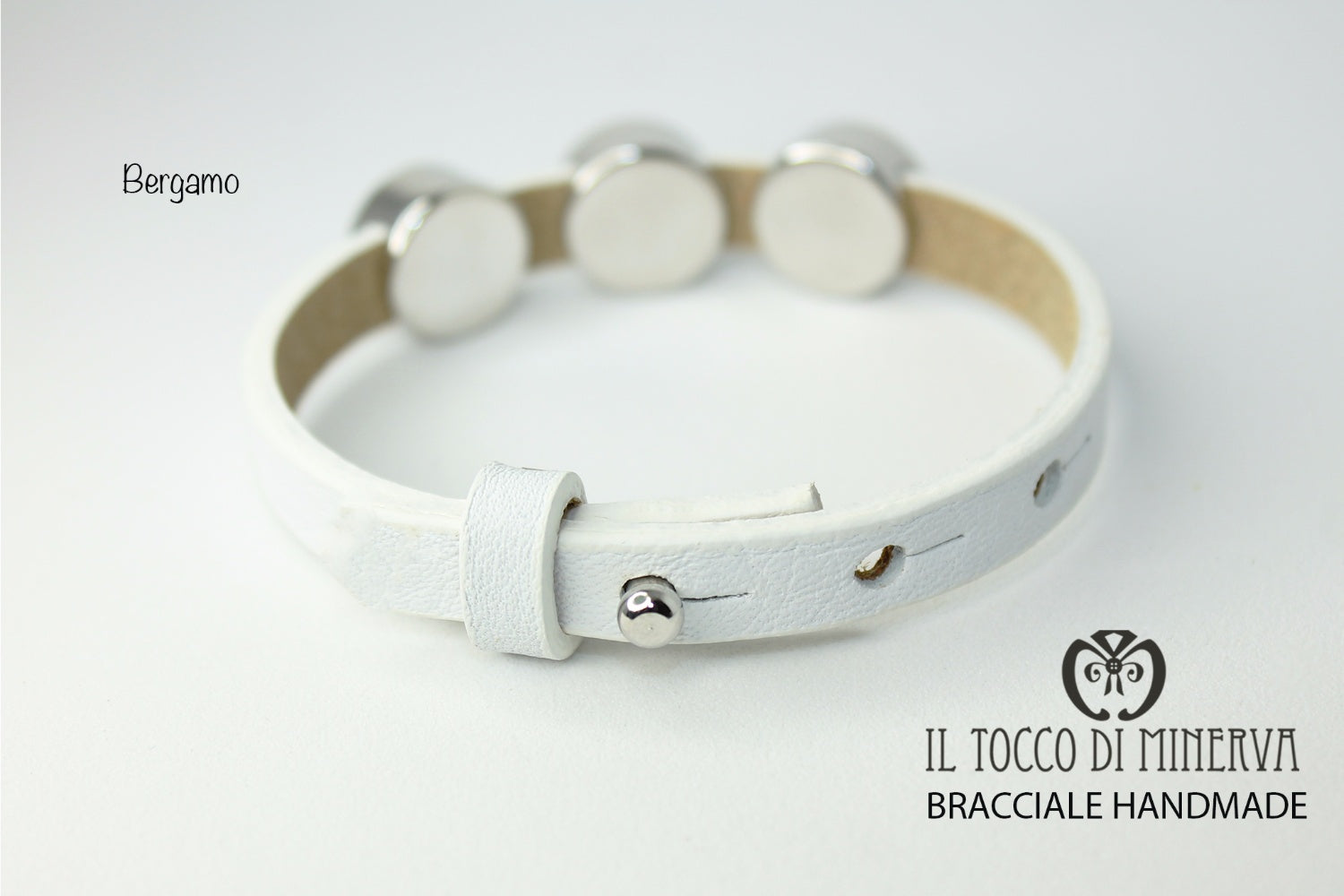 Bracciale unisex in pelle bianca con charms componibile Bergamo - Realizzato a mano – Handmade - Il Tocco di Minerva