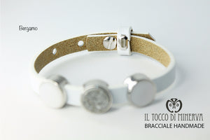 Bracciale unisex in pelle bianca con charms componibile Bergamo - Realizzato a mano – Handmade - Il Tocco di Minerva