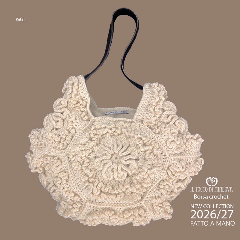 Borsa crochet Petali bianco latte - fatto a mano
