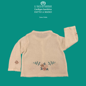 Cardigan da bambina in seta bianca Linea Giulia - Fatto a mano - Il Tocco di Minerva