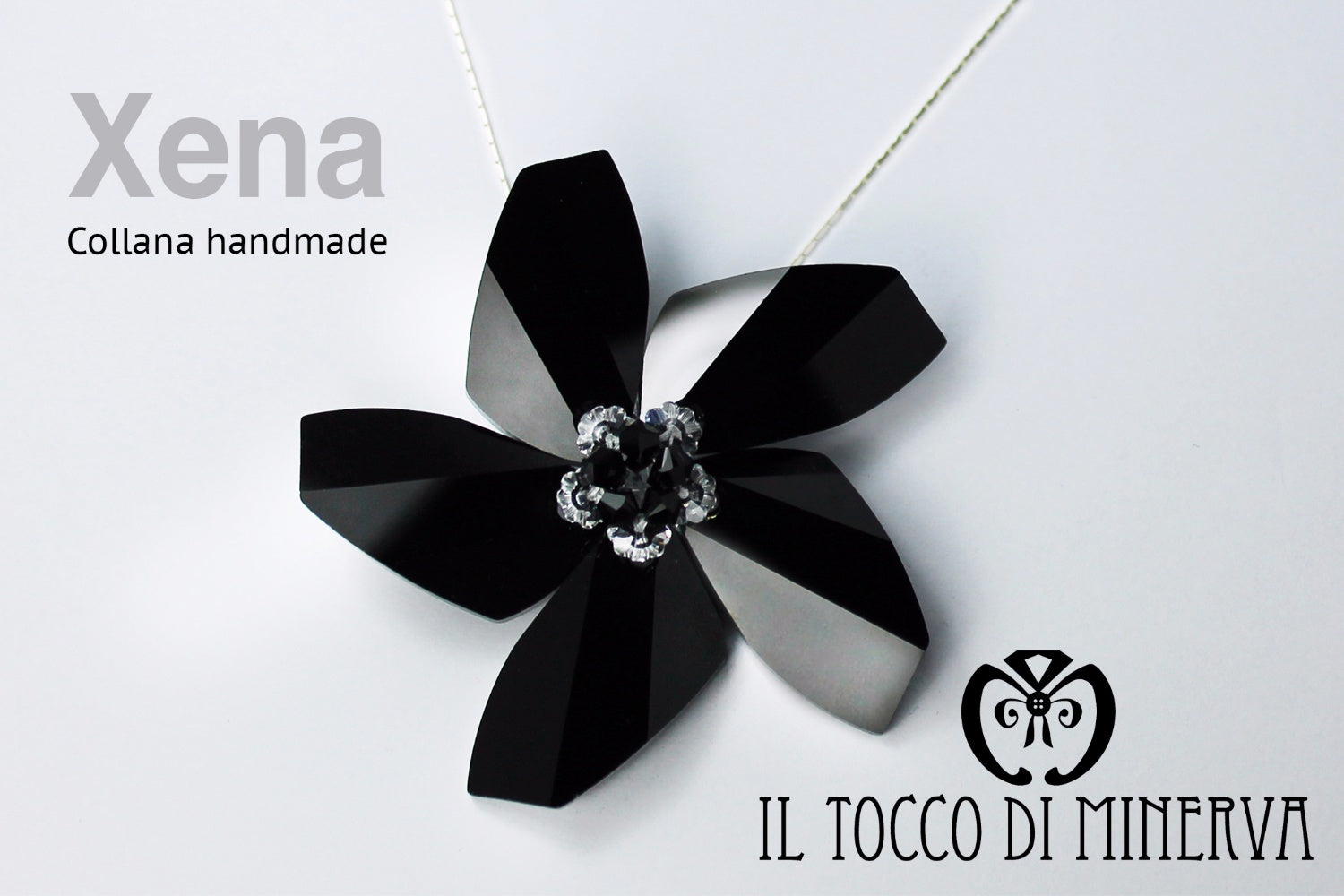 Collana nera swarovski con fiore Xena - Realizzata a mano - Il Tocco di Minerva