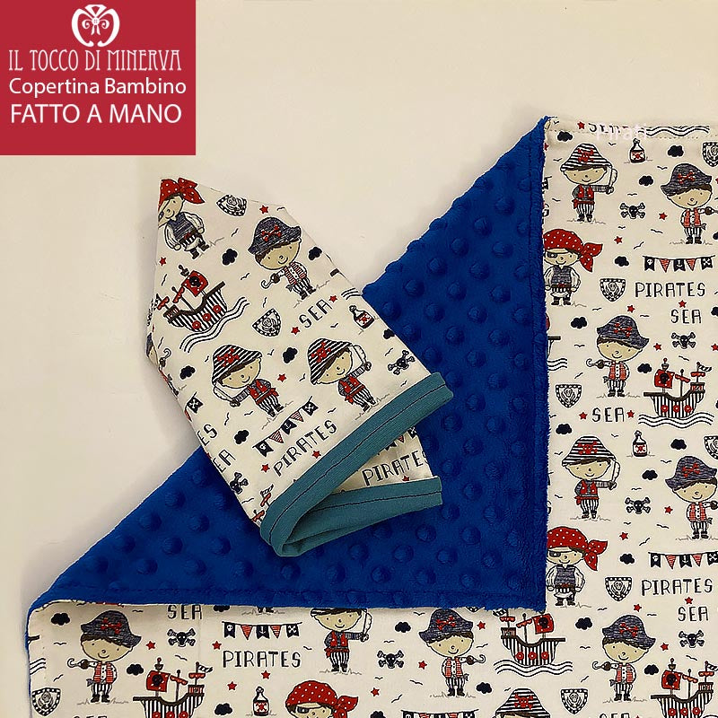 Copertina Neonato in Pile blu e Cotone Pirati - Fatto a Mano - Il Tocco di Minerva