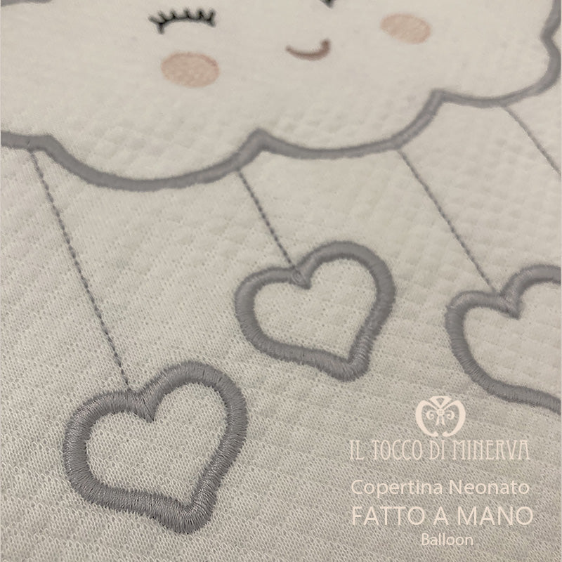 Copertina Bambina in Pile bianco e trapuntina ricamata balloon - Fatto a Mano - Il Tocco di Minerva