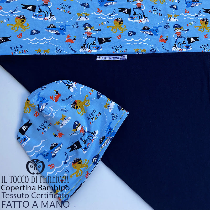 Copertina Neonato in Cotone Certificato Pirati fondo celeste - Fatto a Mano - Il Tocco di Minerva