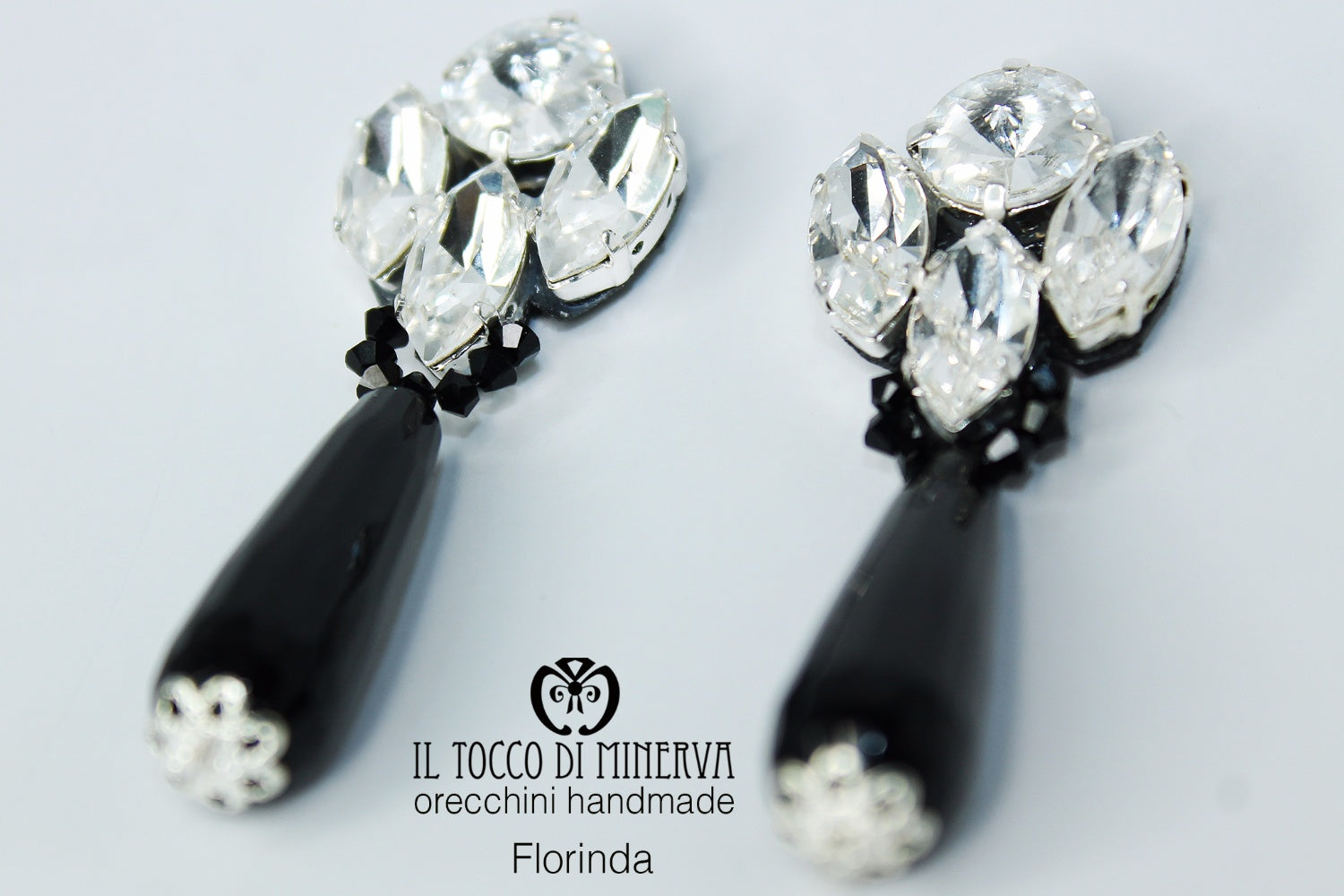 Orecchini bianco/nero Florinda swarovski e pietre Realizzato A Mano - Il Tocco di Minerva
