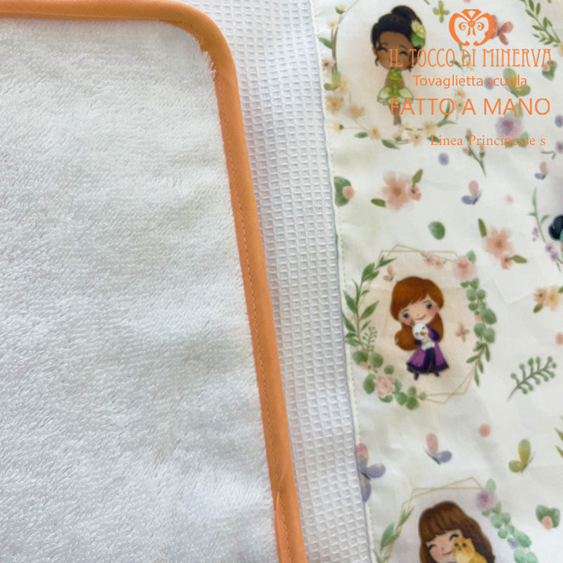 Tovaglietta scuola bambina Linea Principesse salmone - Fatto a mano - Il Tocco di Minerva
